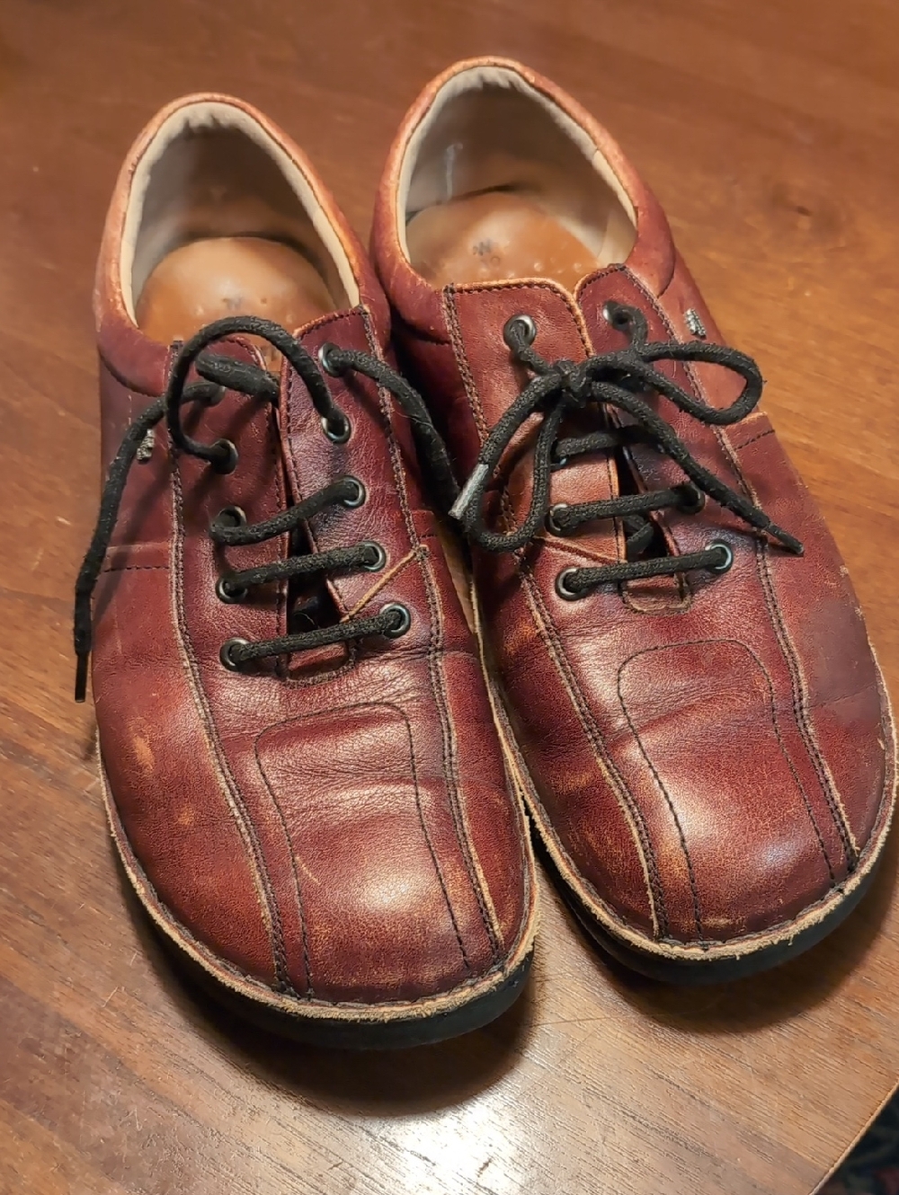 Finn Comfort Men's Lace-Up Oxfords in Chestnut Red-Brown